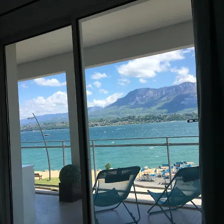 Pieds Dans L'eau Au Du Bourget Apartment *