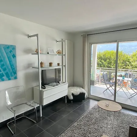 Apartment Pieds Dans L'eau Au Du Bourget